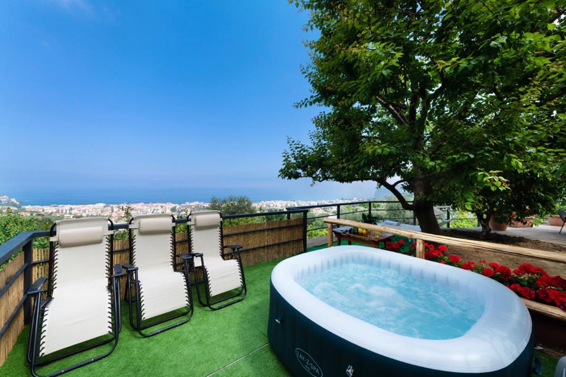 Sorrentovibes - Sea View Rooftop Apartment With Jacuzzi & Garden Kültér fotó